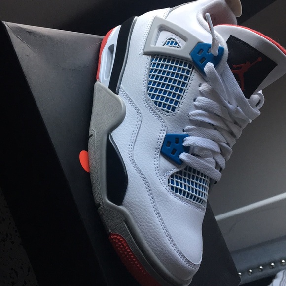 Shoes - Picture 2 of 7